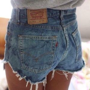 perfect high waisted Levi cut off shorts